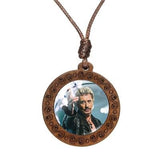 Collier pendentif bois Johnny Hallyday - Photo 16 modèles | Johnny Hallyday Fanclub