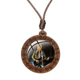 Collier pendentif bois Johnny Hallyday - Photo 16 modèles | Johnny Hallyday Fanclub