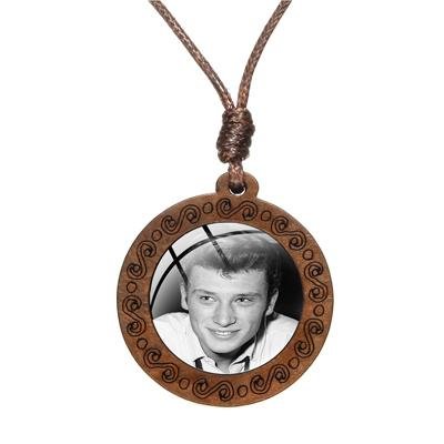 Collier pendentif bois Johnny Hallyday - Photo 16 modèles | Johnny Hallyday Fanclub