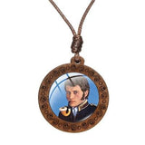 Collier pendentif bois Johnny Hallyday - Photo 16 modèles | Johnny Hallyday Fanclub