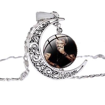 Collier pendentif Lune Johnny Hallyday - Photo 16 modèles | Johnny Hallyday Fanclub