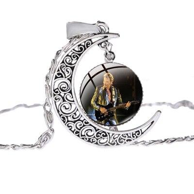 Collier pendentif Lune Johnny Hallyday - Photo 16 modèles | Johnny Hallyday Fanclub