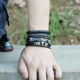 Ensemble de bracelets en cuir Johnny Hallyday - Skulls | Johnny Hallyday Fanclub